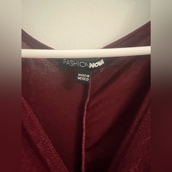 Fashion Nova Full Grown Knot Dress, size medium. Deep burgundy - Picture 4 of 5